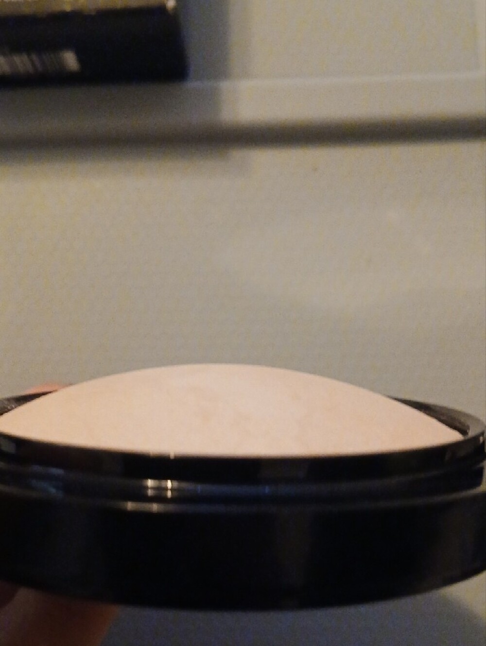 MAC Mineralize Skinfinish Narural Powder in Medium - Picture 4 of 4